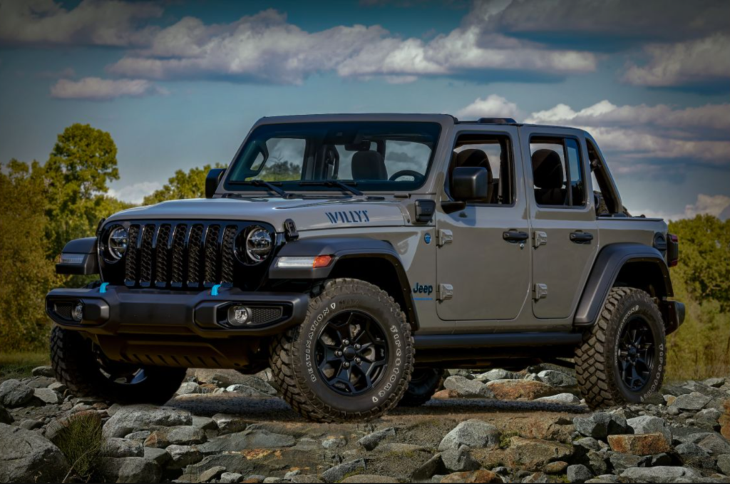 Jeep Wrangler Willys 4xe PHEV on rocks