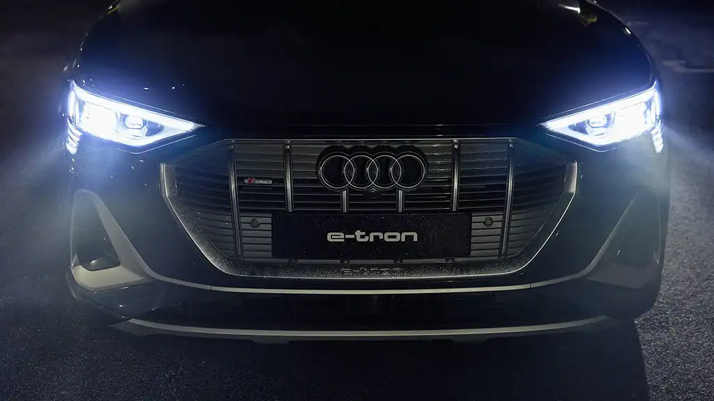 Audi e-Tron headlights