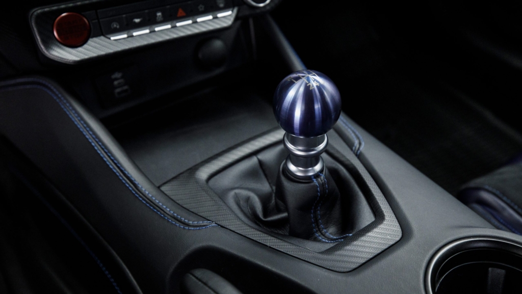 2024 Ford Mustang manual gear shift