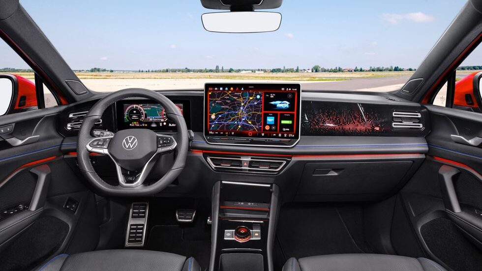 2025 Volkswagen Tiguan black interior