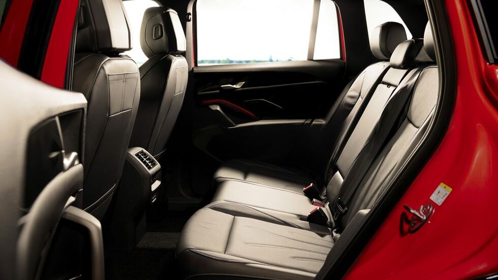 2025 Volkswagen Tiguan back seat