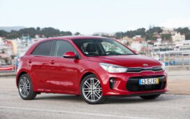 2017 Kia Rio front quarter view