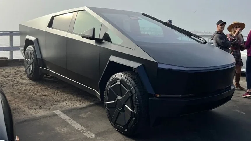 Matte black Tesla Cybertruck spotted, causes stir online